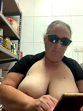 roouse – webcam model profile photo Image 11