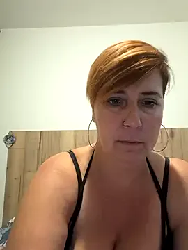 FariBanxOfficial – webcam model profile photo Image 17