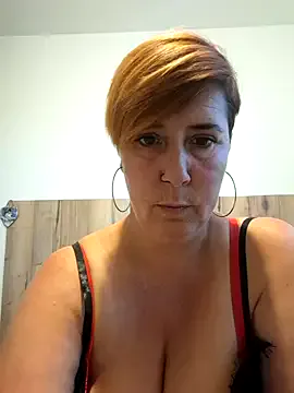 FariBanxOfficial – webcam model profile photo Image 18