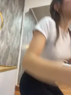 Awesomelusty – webcam model profile photo Image 7