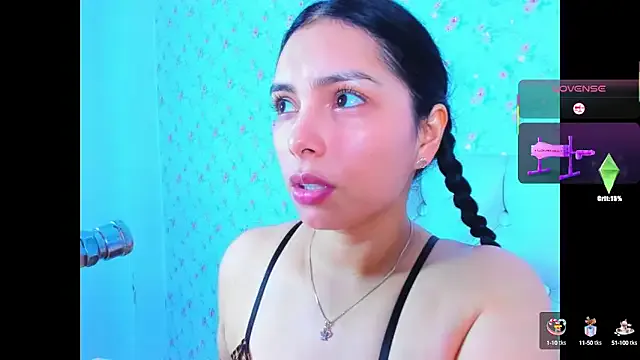 zui_lu – webcam model profile photo Image 2