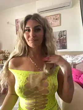 oypo – webcam model profile photo Image 16