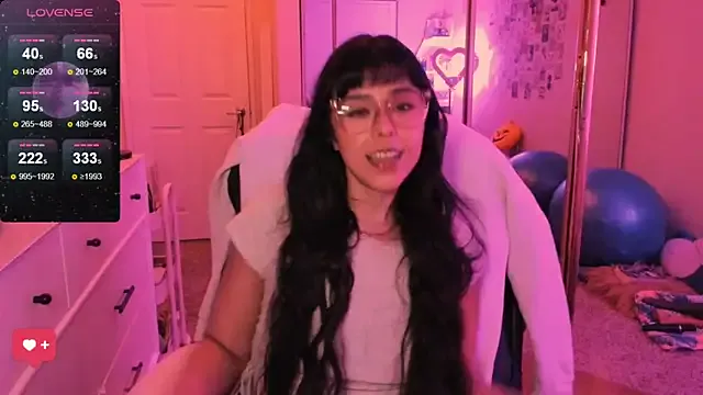 karolineneuer_ – webcam model profile photo Image 10