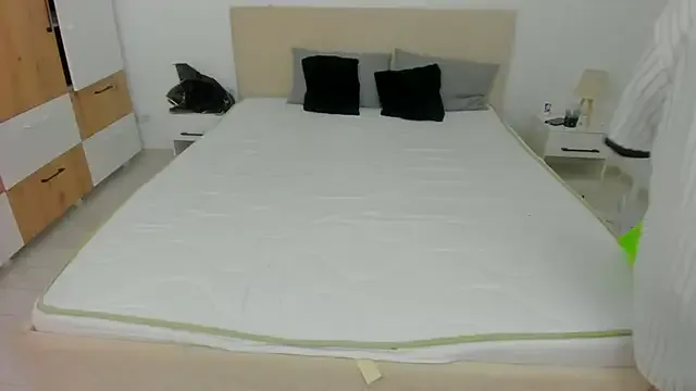 Yui-Ch – webcam model profile photo Image 12