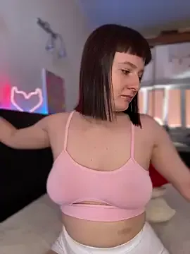 LT-333 – webcam model profile photo Image 11