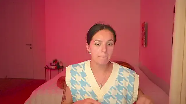 roouse – webcam model profile photo Image 19