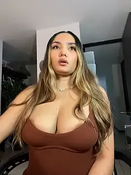 school_ch – webcam model profile photo Image 12