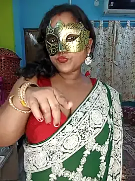 AishaHale – webcam model profile photo Image 2