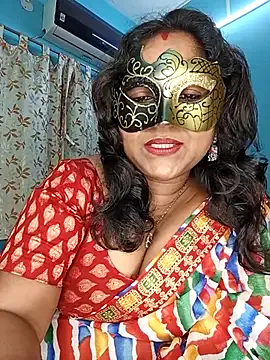 AishaHale – webcam model profile photo Image 3