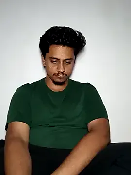 roouse – webcam model profile photo Image 2