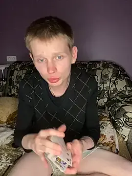 fameboyboo – webcam model profile photo