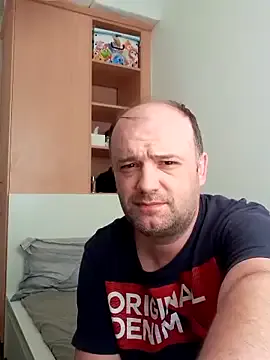 FroggyAnna – webcam model profile photo Image 2