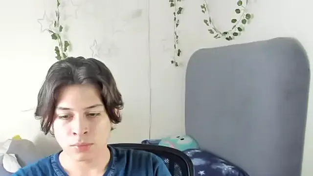 Humsafa-13 – webcam model profile photo Image 3