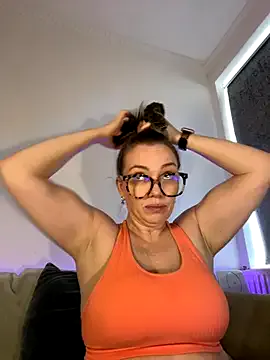 EsmeBrowm – webcam model profile photo Image 14
