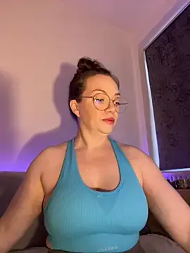 EsmeBrowm – webcam model profile photo Image 7