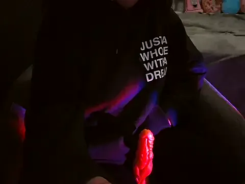 Yui-Ch – webcam model profile photo Image 4