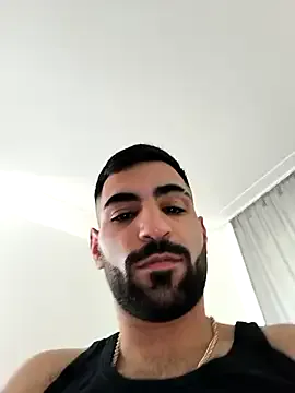 roouse – webcam model profile photo Image 3