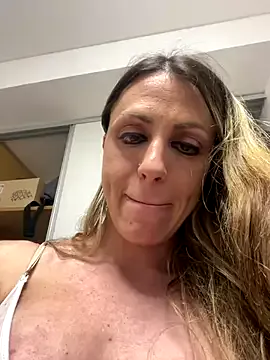 roouse – webcam model profile photo Image 18