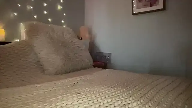 Mia--meow – webcam model profile photo Image 3