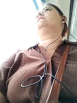 ElizaLuxe – webcam model profile photo Image 3