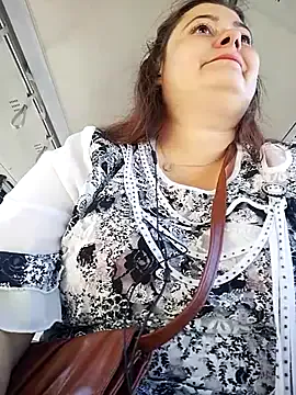 ElizaLuxe – webcam model profile photo Image 4