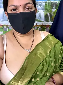 seraphine23 – webcam model profile photo Image 17