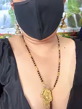 seraphine23 – webcam model profile photo Image 18