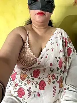 seraphine23 – webcam model profile photo Image 2