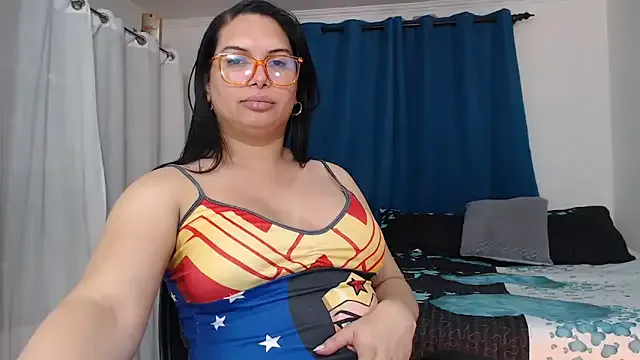 roouse – webcam model profile photo Image 9