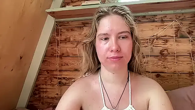 roouse – webcam model profile photo Image 2