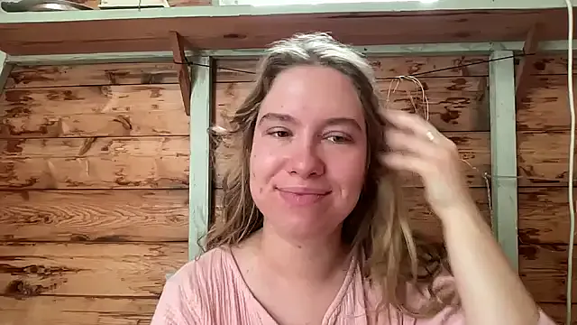 roouse – webcam model profile photo Image 5