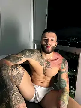 roouse – webcam model profile photo Image 16