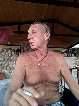 roouse – webcam model profile photo Image 7