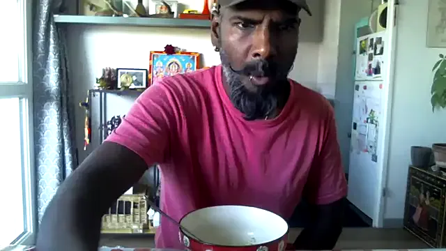 roouse – webcam model profile photo Image 6