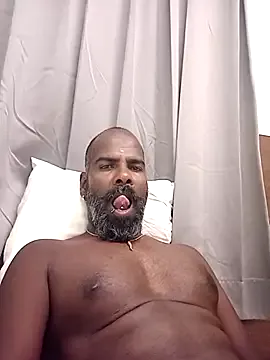 roouse – webcam model profile photo Image 9