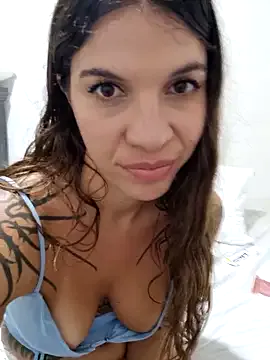 roouse – webcam model profile photo Image 7