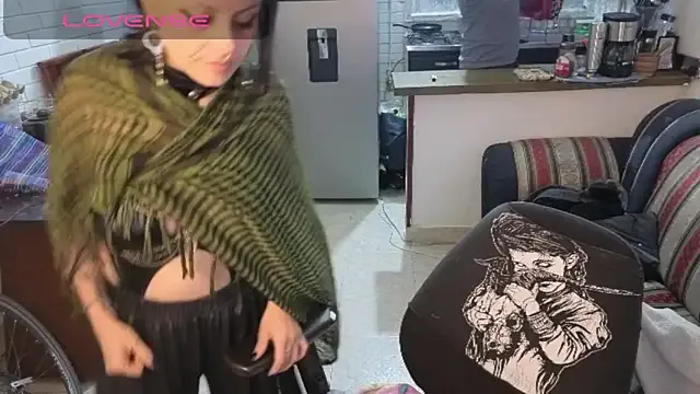 Mia--meow – webcam model profile photo Image 2