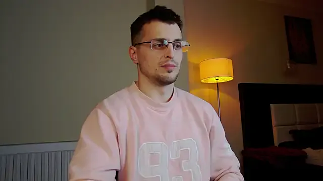 DominantAlex18 – webcam model profile photo Image 4