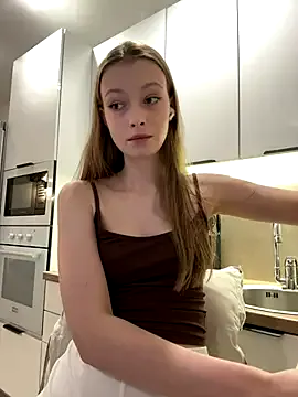 Yui-Ch – webcam model profile photo Image 3