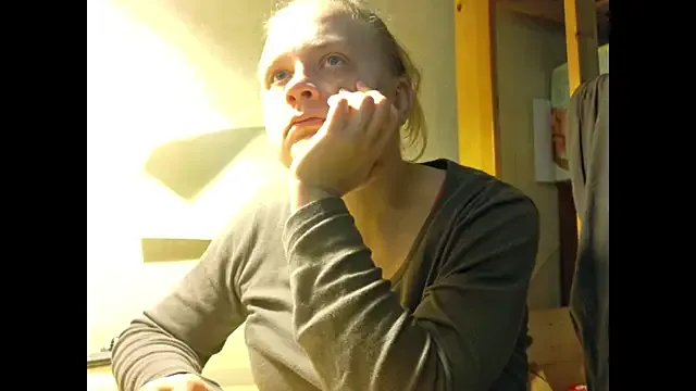 zui_lu – webcam model profile photo Image 7