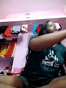 roouse – webcam model profile photo Image 12