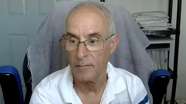 roouse – webcam model profile photo Image 7