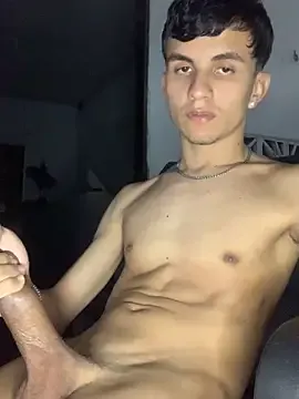 roouse – webcam model profile photo Image 12