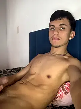 roouse – webcam model profile photo Image 8