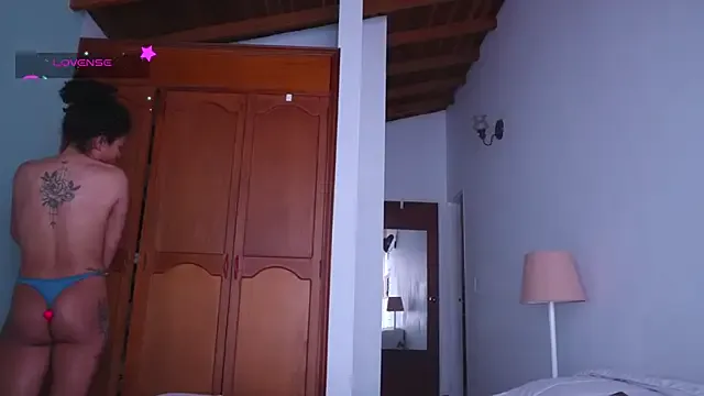 lavetax1 – webcam model profile photo Image 15