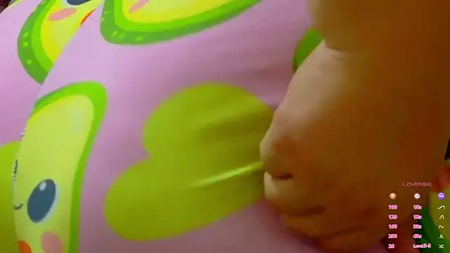 roouse – webcam model profile photo Image 16