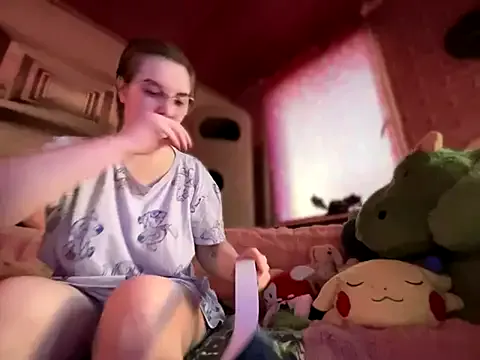 roouse – webcam model profile photo Image 6