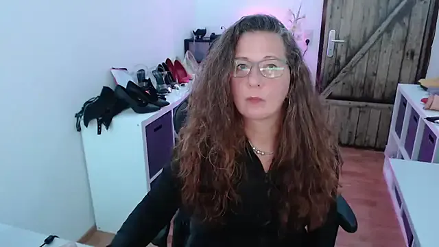 EmiliGarden – webcam model profile photo Image 16