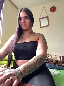 roouse – webcam model profile photo Image 9