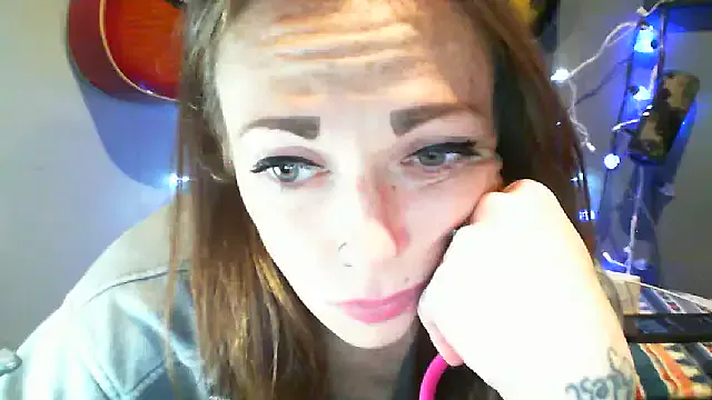 roouse – webcam model profile photo Image 6